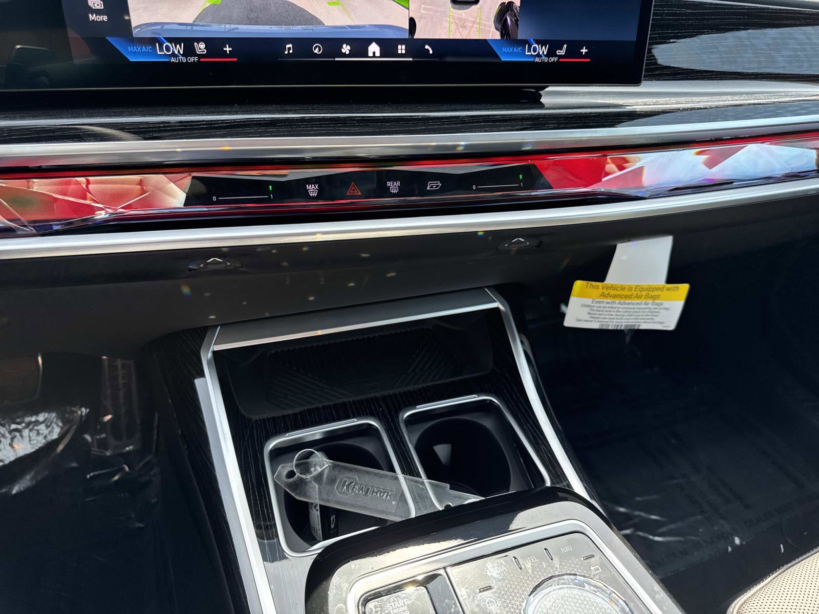 New 2025 BMW 740i w/ Executive Package image 18