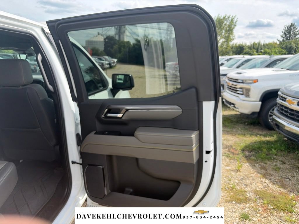 Used 2025 Chevrolet Silverado 1500 ZR2 w/ Technology Package AWD/4WD image 26