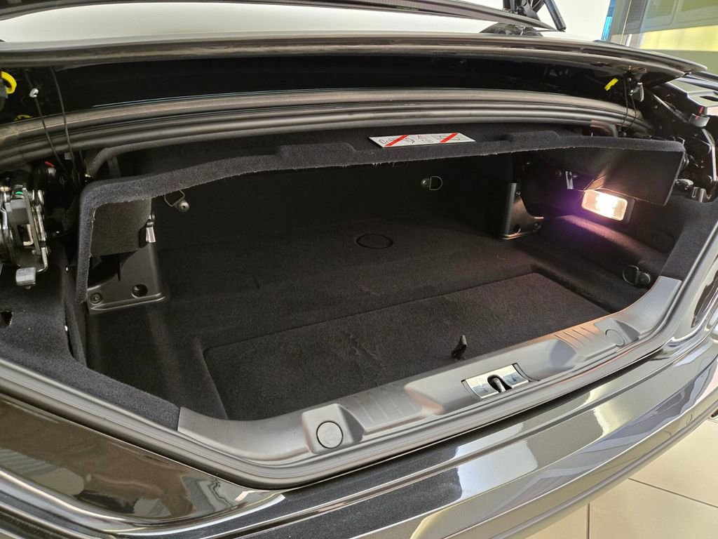 Used 2015 Ferrari California T RWD image 20