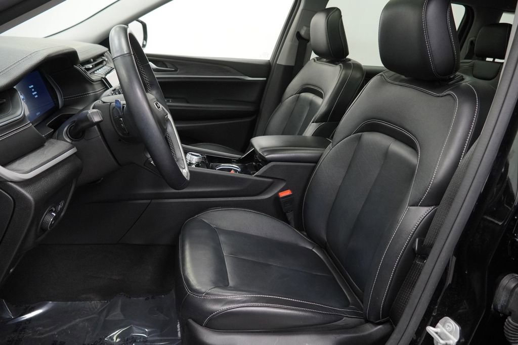 Used 2022 Jeep Grand Cherokee L Limited image 18