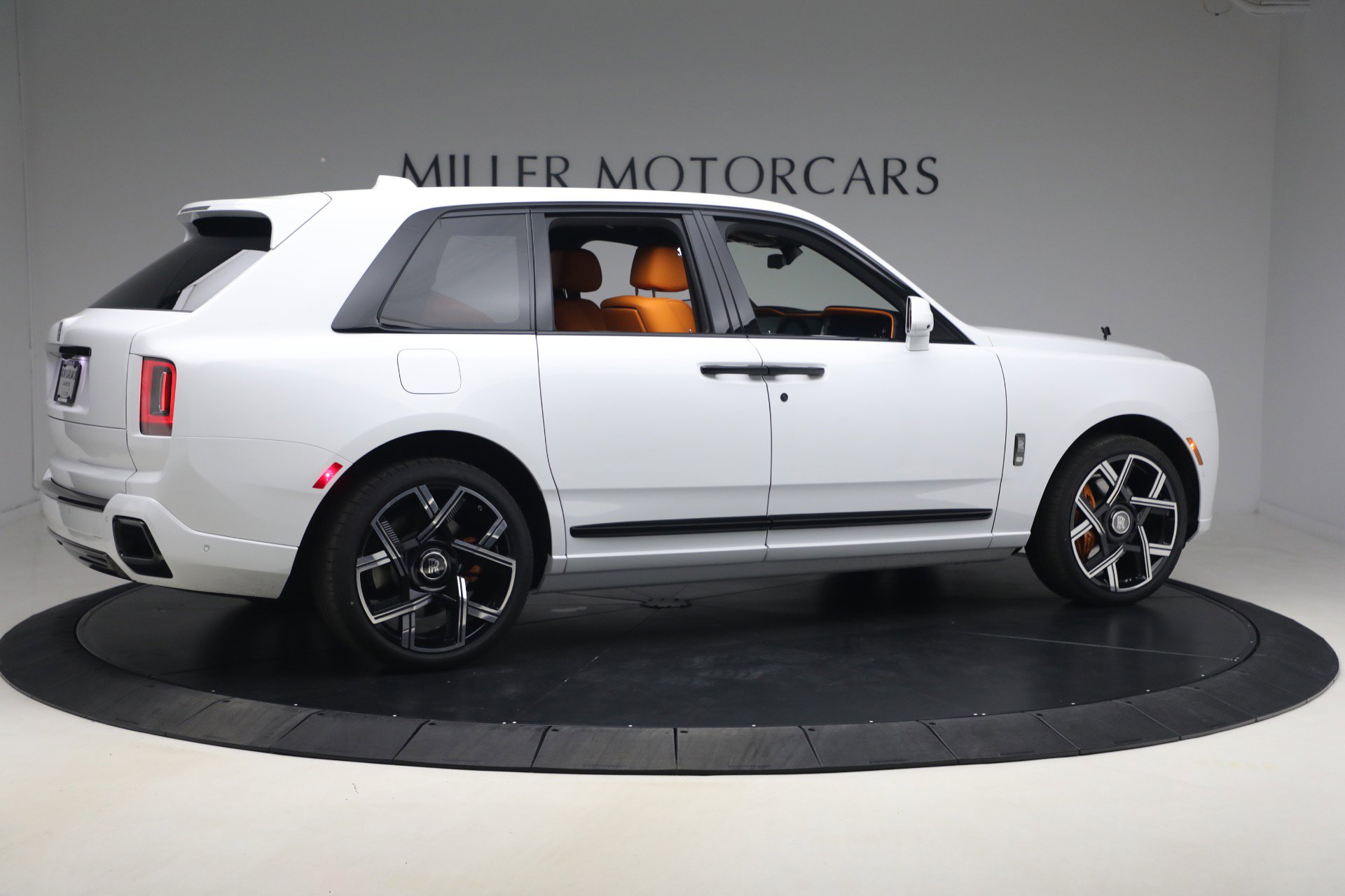 New 2026 Rolls-Royce Cullinan Black Badge image 13