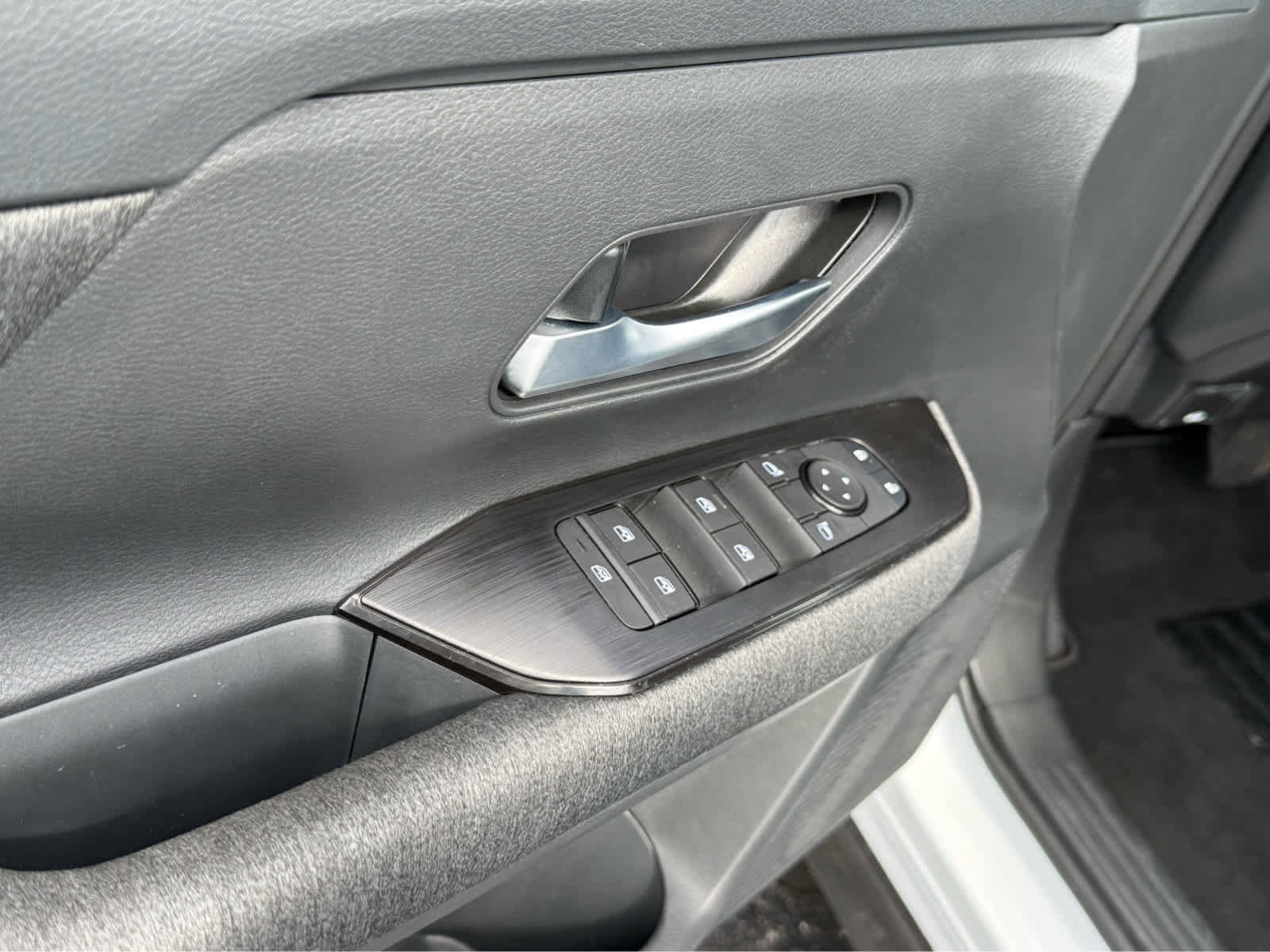 Used 2026 Nissan Kicks SV w/ SV Premium Package AWD/4WD image 22