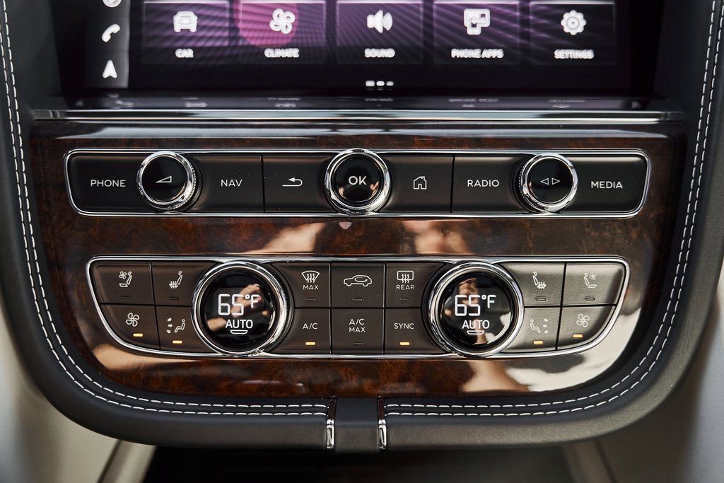 Used 2023 Bentley Bentayga Extended Wheelbase image 75