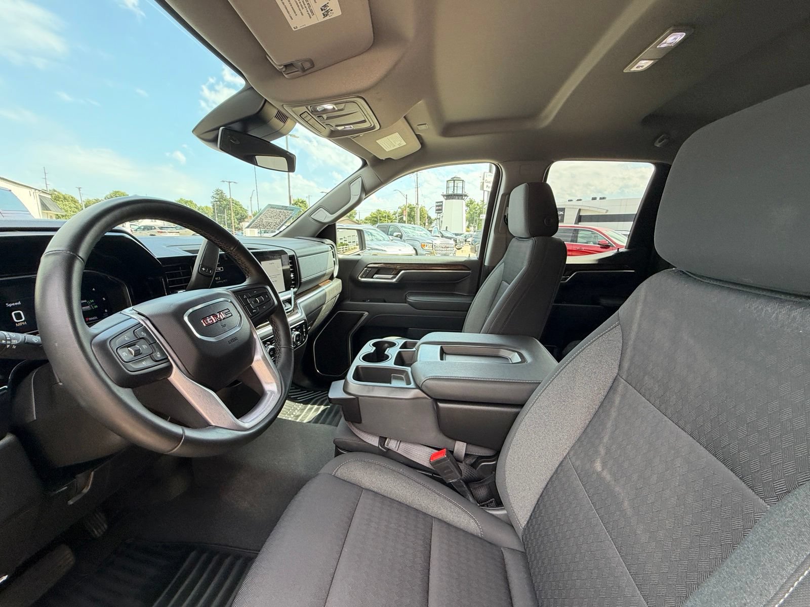 Used 2023 GMC Sierra 1500 SLE w/ X31 Off-Road Package AWD/4WD image 11