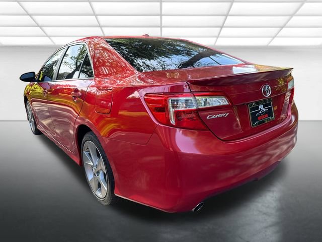 Used 2012 Toyota Camry SE w/ Leather Pkg FWD image 3