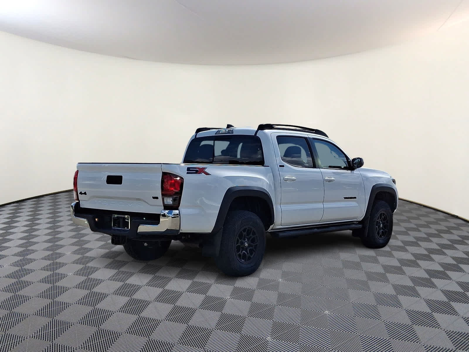 Certified 2023 Toyota Tacoma SR5 w/ SX Package AWD/4WD image 5