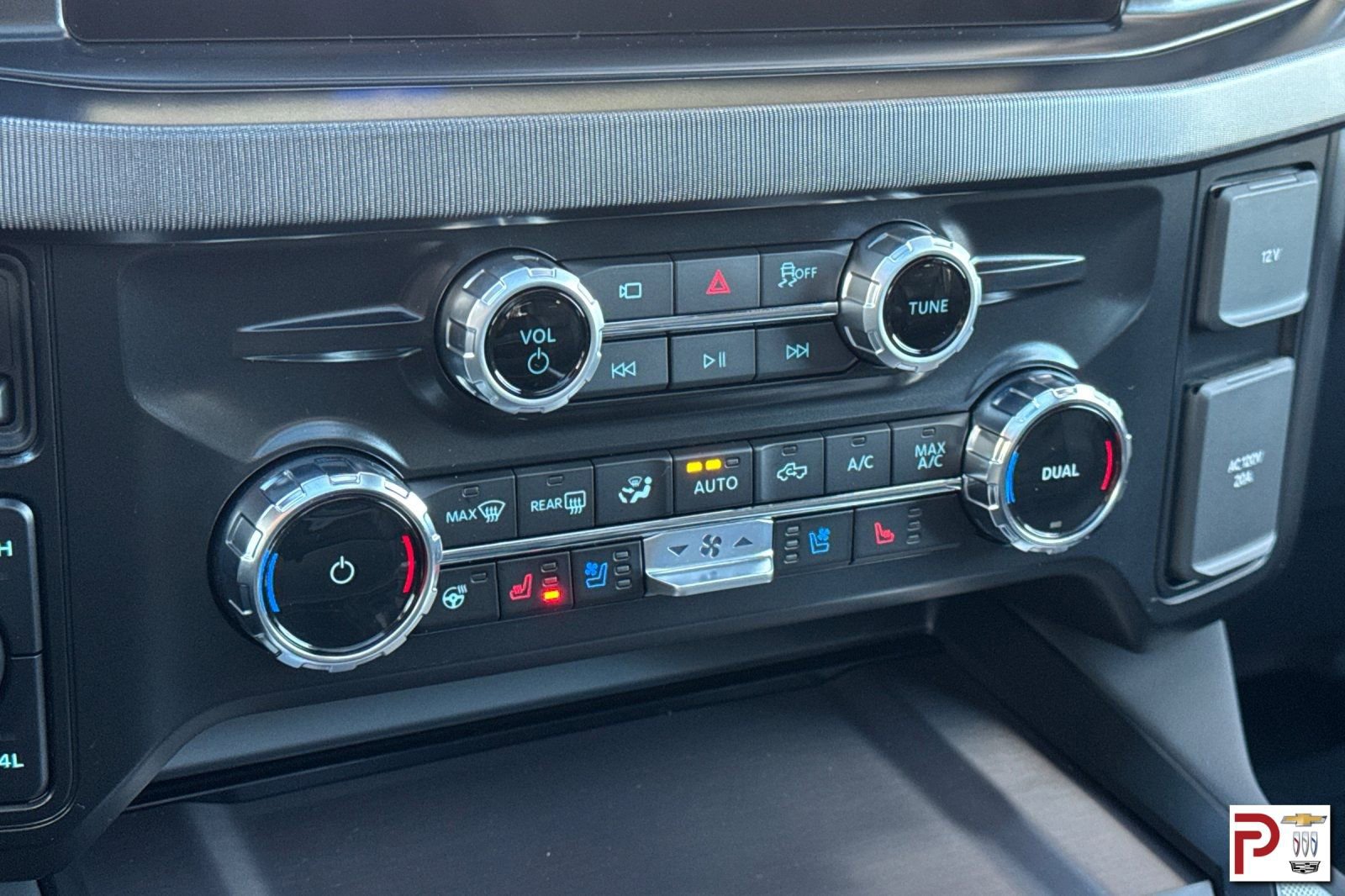 Used 2026 Ford F450 Platinum w/ FX4 Off-Road Package image 25