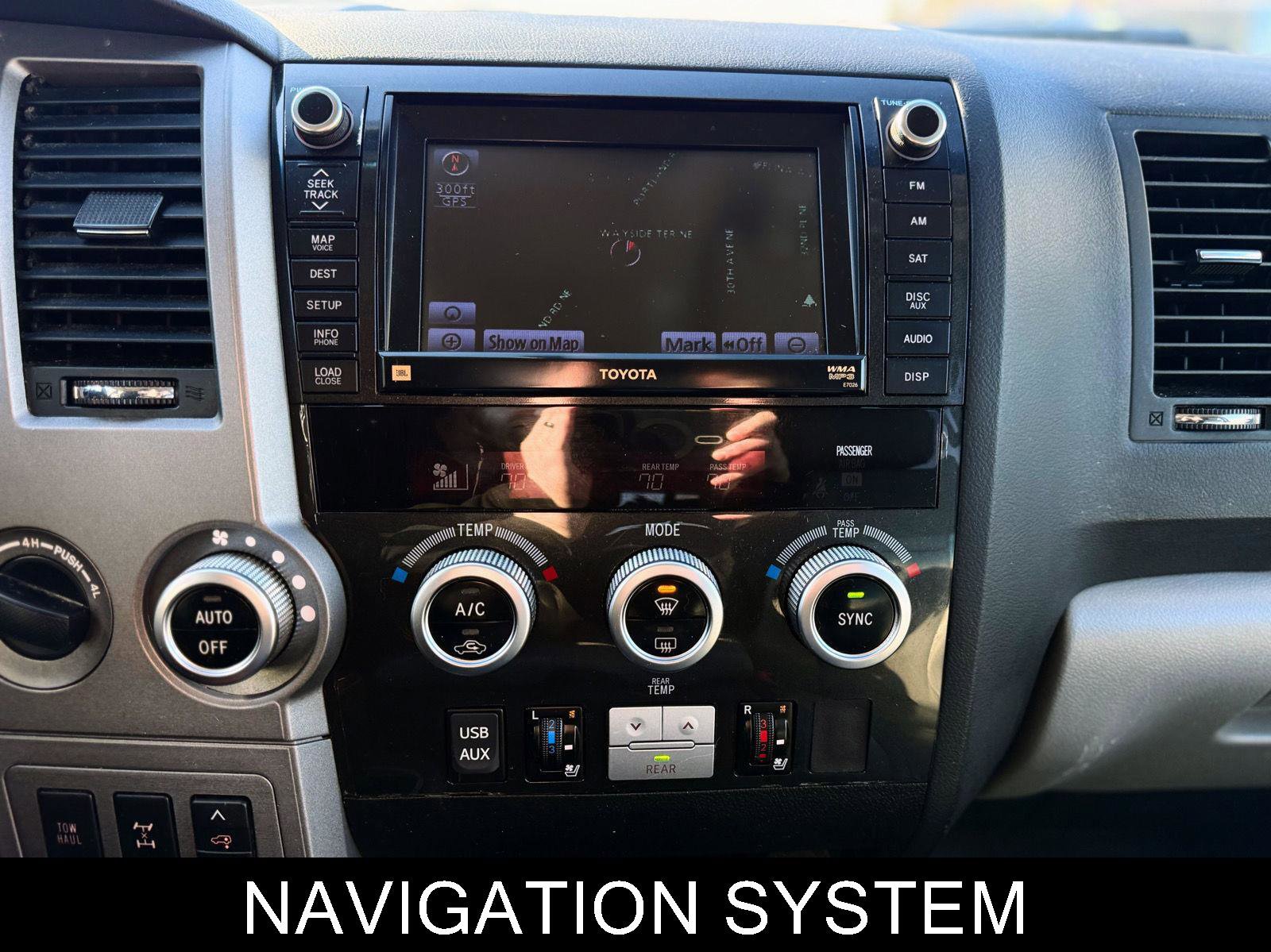 Used 2012 Toyota Sequoia Platinum image 25