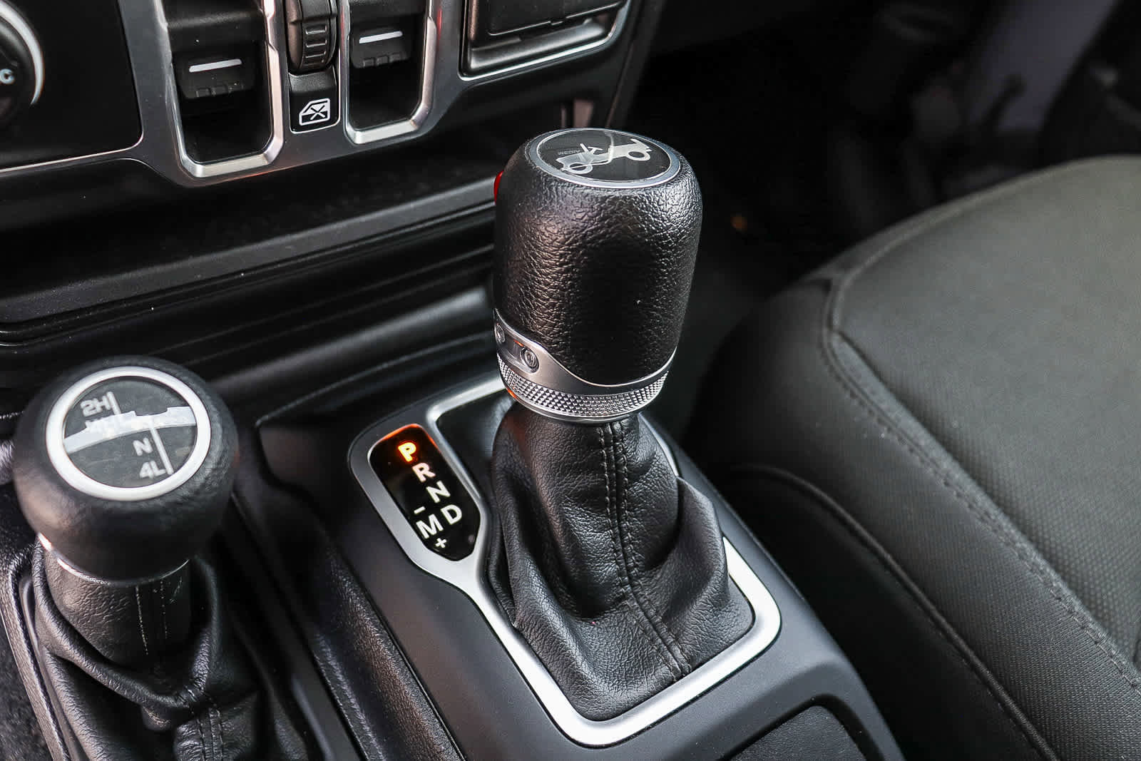 Used 2018 Jeep Wrangler Unlimited Sport S AWD/4WD image 20