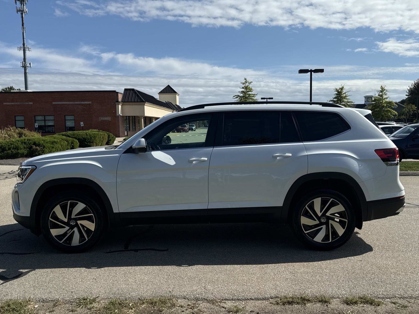 New 2026 Volkswagen Atlas SE image 4