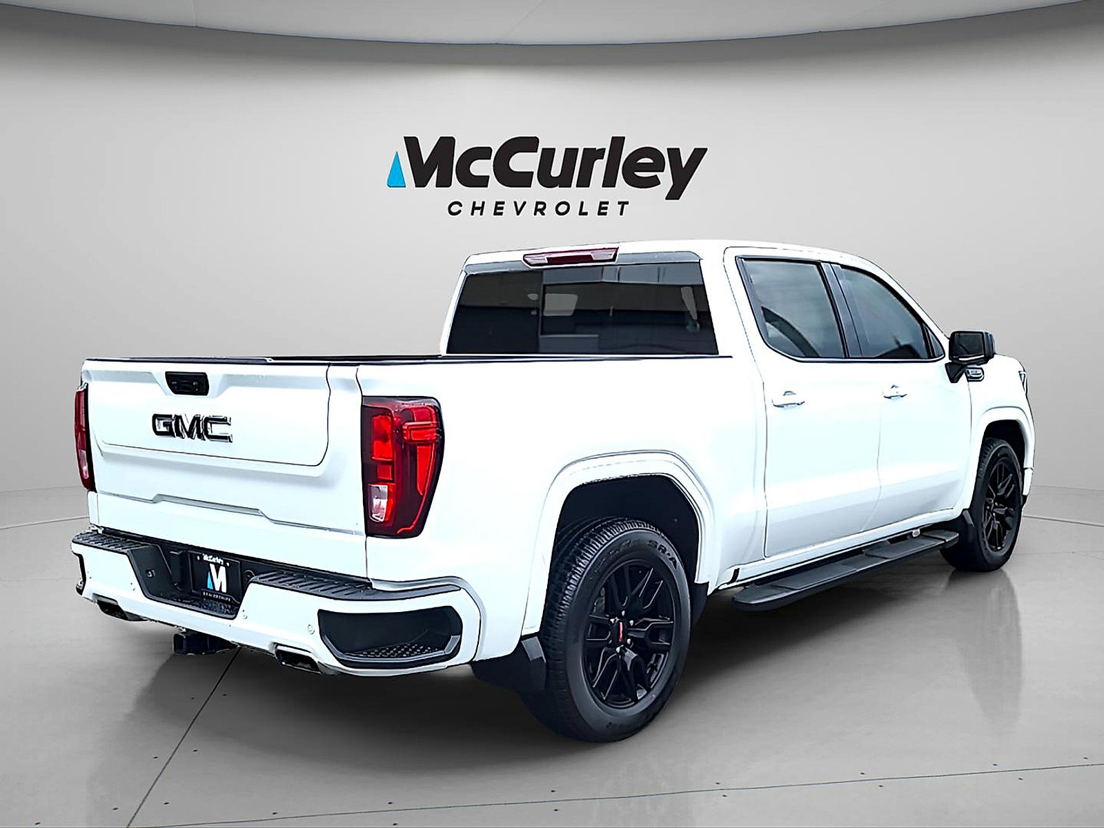 Used 2024 GMC Sierra 1500 Elevation w/ Elevation Premium Package AWD/4WD image 7
