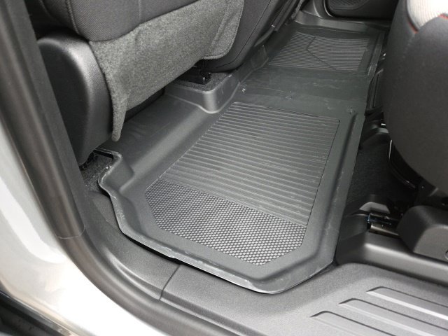 New 2027 Chevrolet Traverse LT w/ LPO, Floor Liner Package AWD/4WD image 28