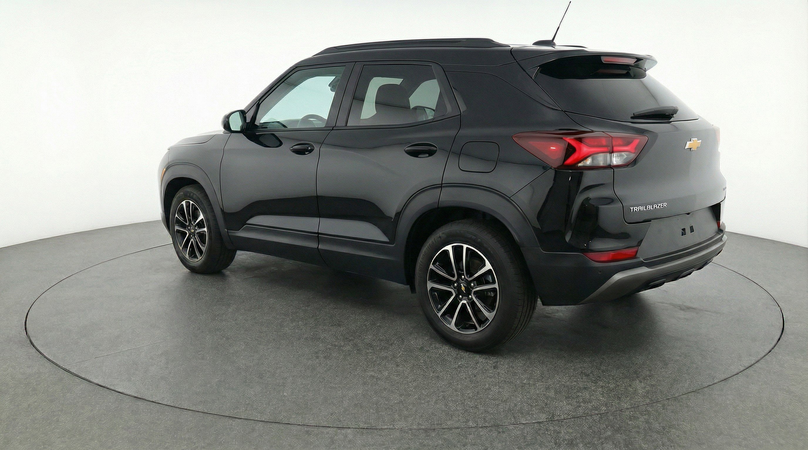 Used 2025 Chevrolet TrailBlazer LT image 6