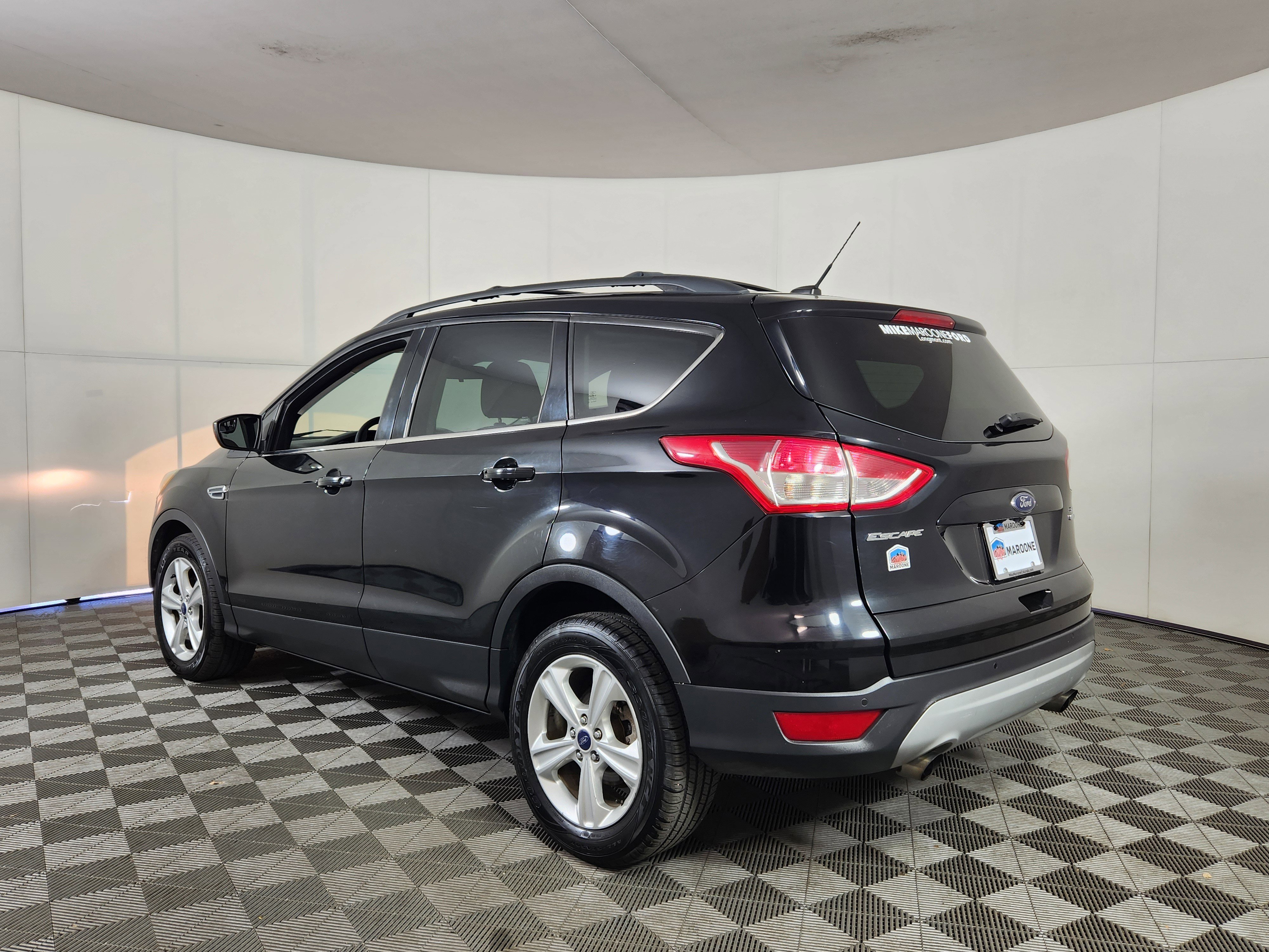 Used 2016 Ford Escape SE w/ Equipment Group 201A image 5