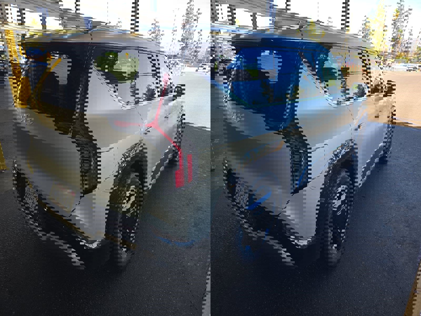 Used 2024 Kia EV9 Land image 6