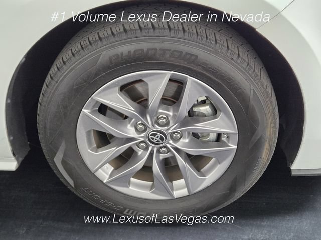 Used 2023 Toyota Sienna XLE FWD image 9