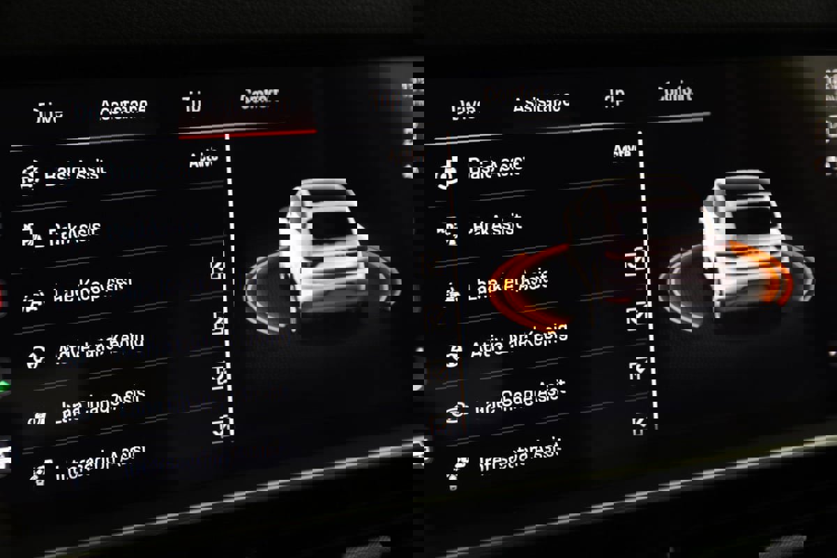 Used 2023 Porsche Cayenne Coupe image 64