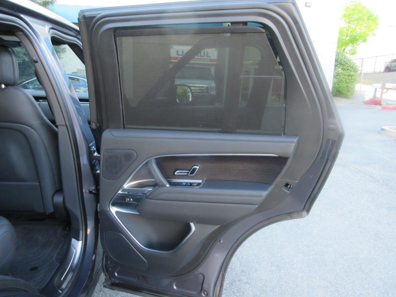 Used 2025 Land Rover Range Rover SE AWD/4WD image 35