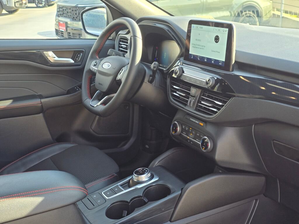 Used 2025 Ford Escape ST-Line image 11