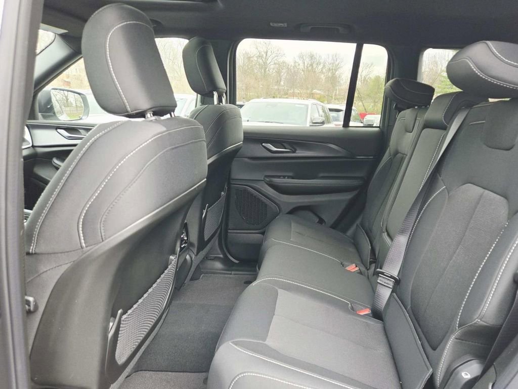 New 2026 Jeep Grand Cherokee Laredo X AWD/4WD image 15
