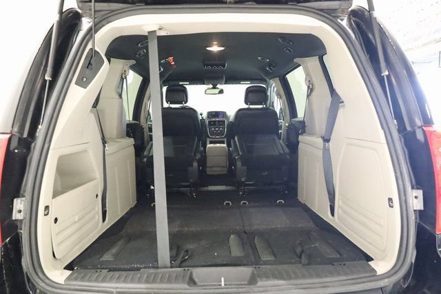 Used 2019 Dodge Grand Caravan SXT image 34