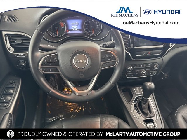 Used 2019 Jeep Cherokee Limited image 25