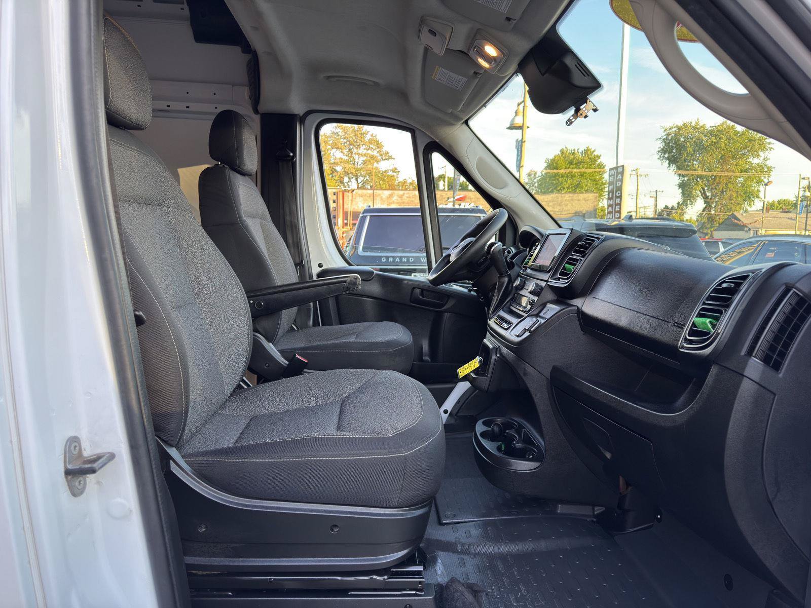 Used 2025 RAM ProMaster 2500 w/ Convenience Group FWD image 34