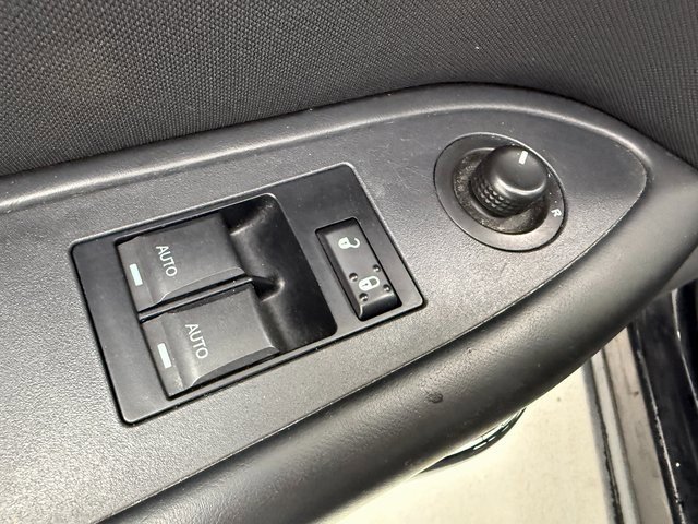 Used 2013 Dodge Challenger R/T image 34