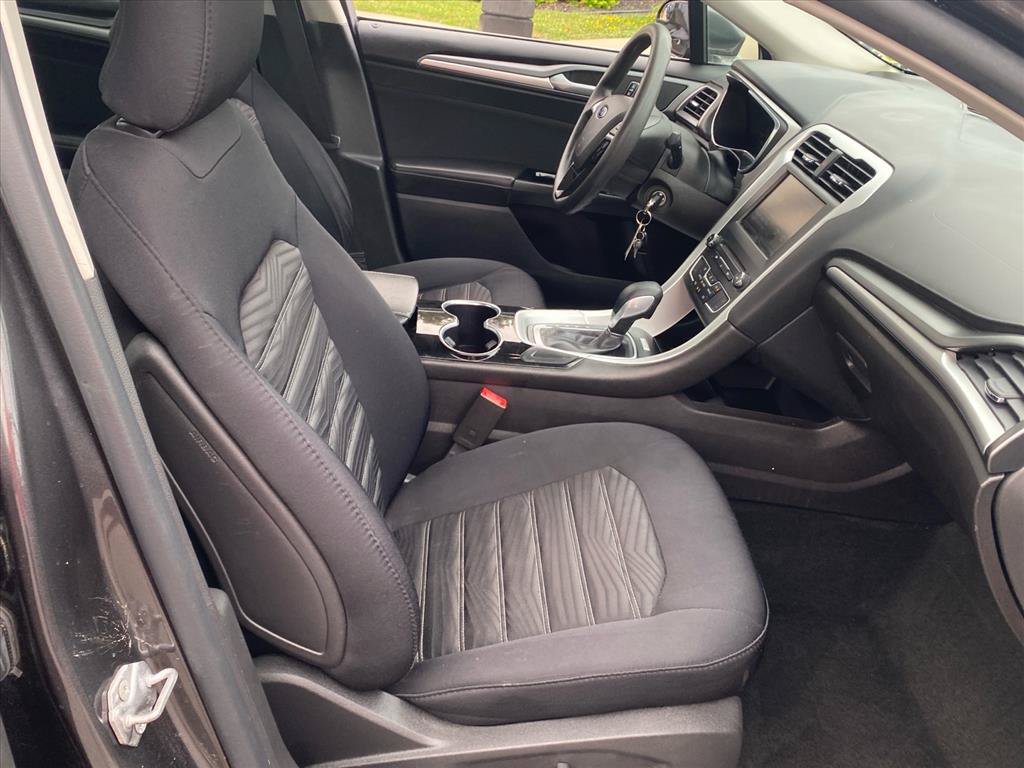Used 2016 Ford Fusion SE FWD image 23