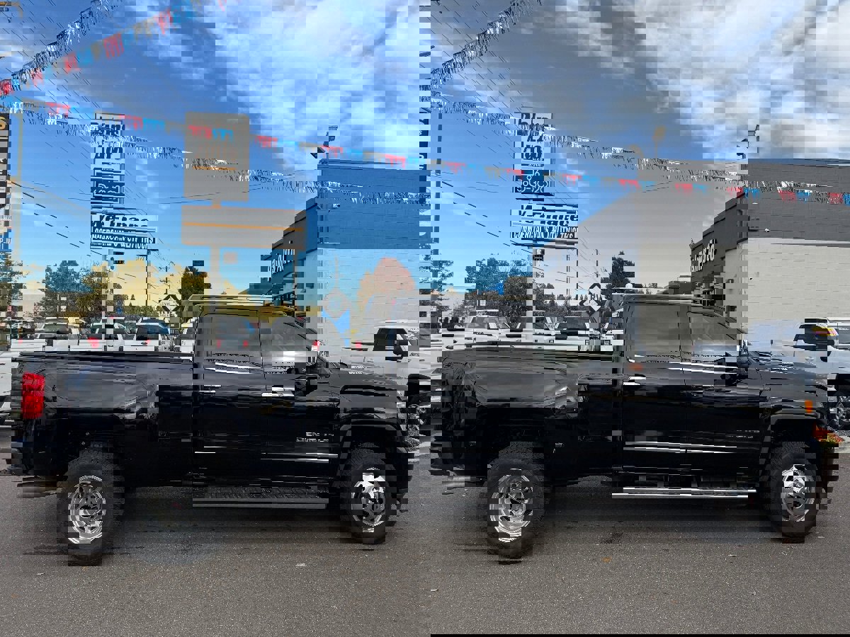 Used 2019 GMC Sierra 3500 Denali w/ Duramax Plus Package image 8