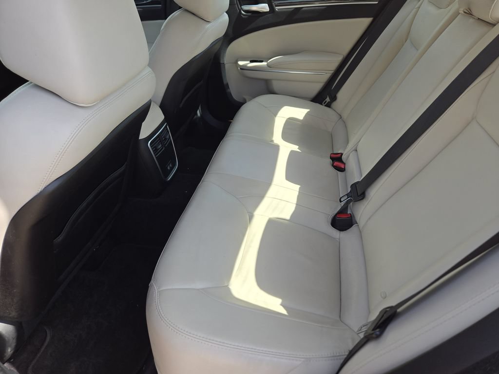 Used 2017 Chrysler 300 Limited RWD image 20