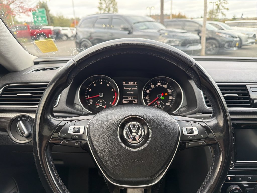 Used 2018 Volkswagen Passat 2.0T SE FWD image 12