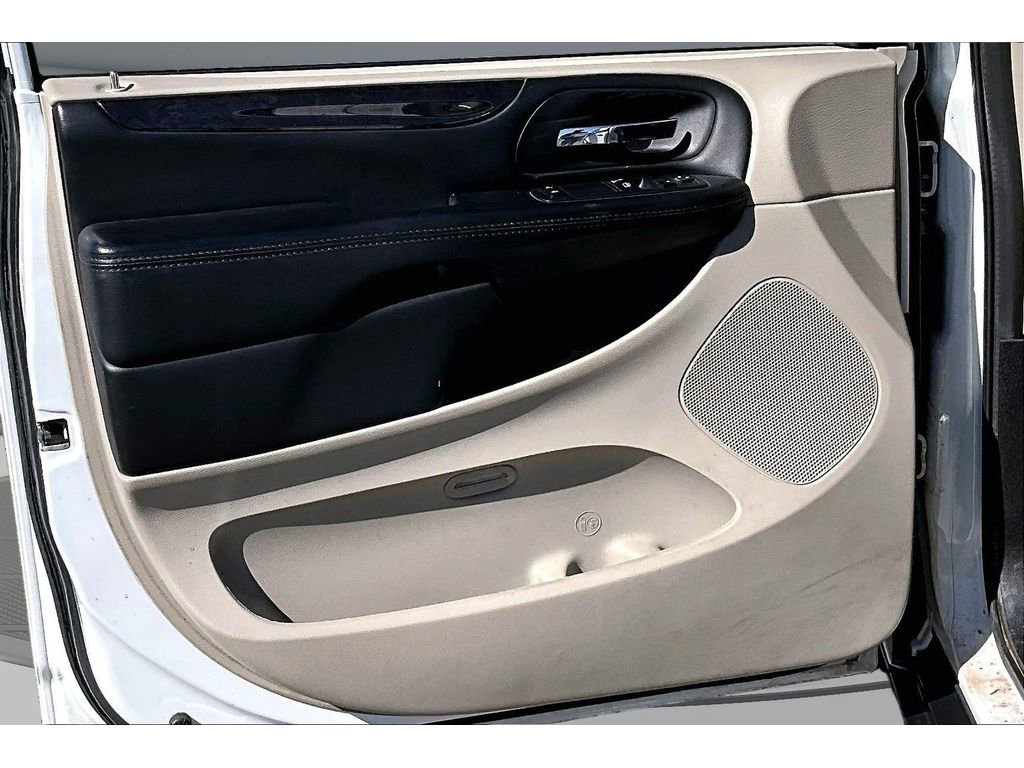 Used 2018 Dodge Grand Caravan w/ UConnect Hands-Free Group image 18