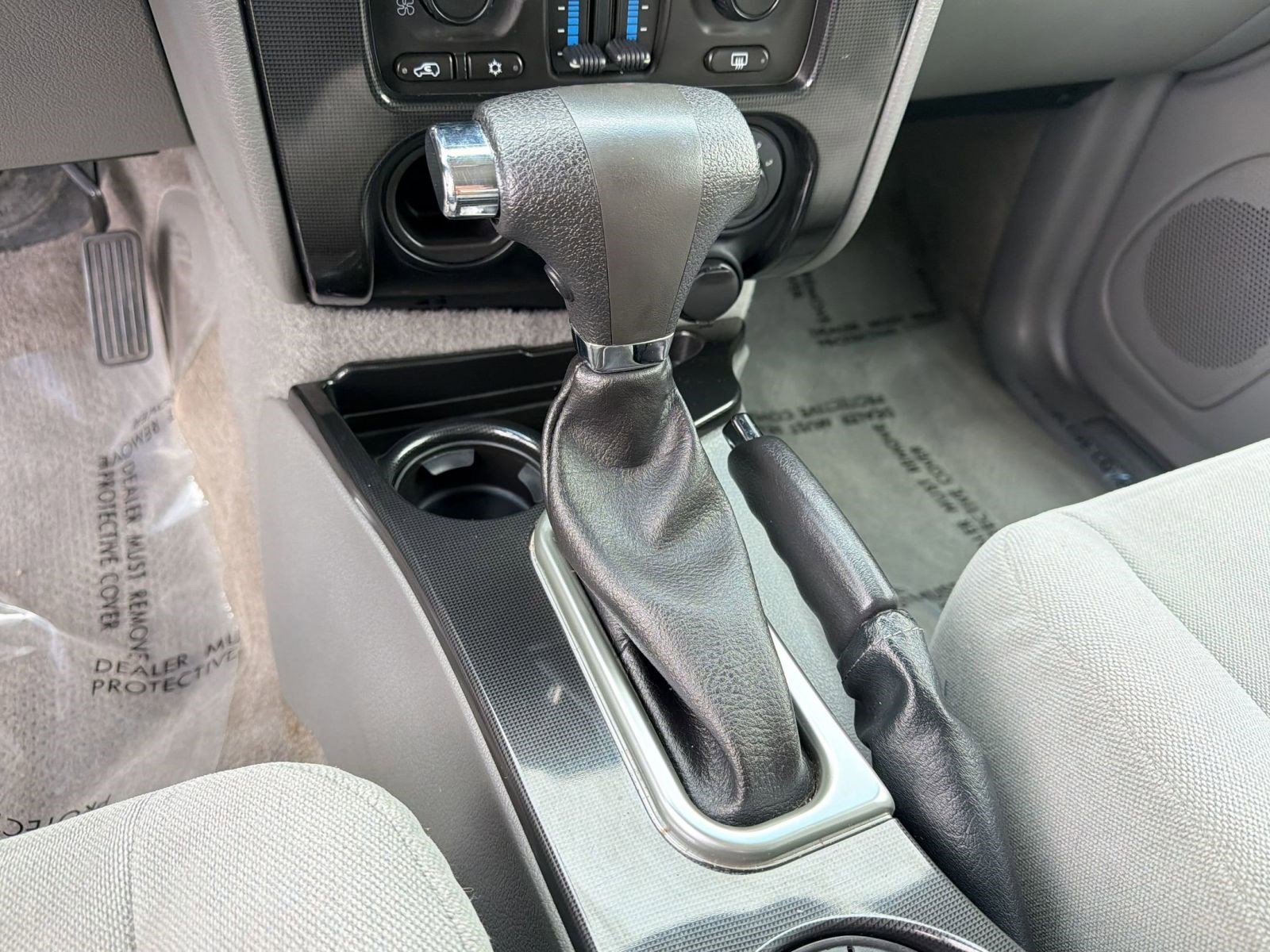 Used 2006 GMC Envoy SLE image 18