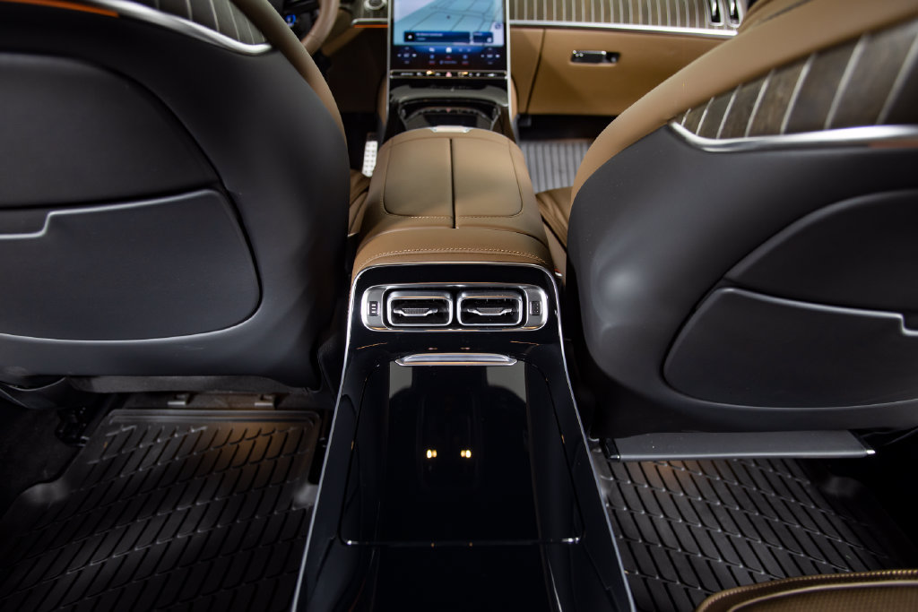 Used 2025 Mercedes-Benz S 63 AMG S image 42