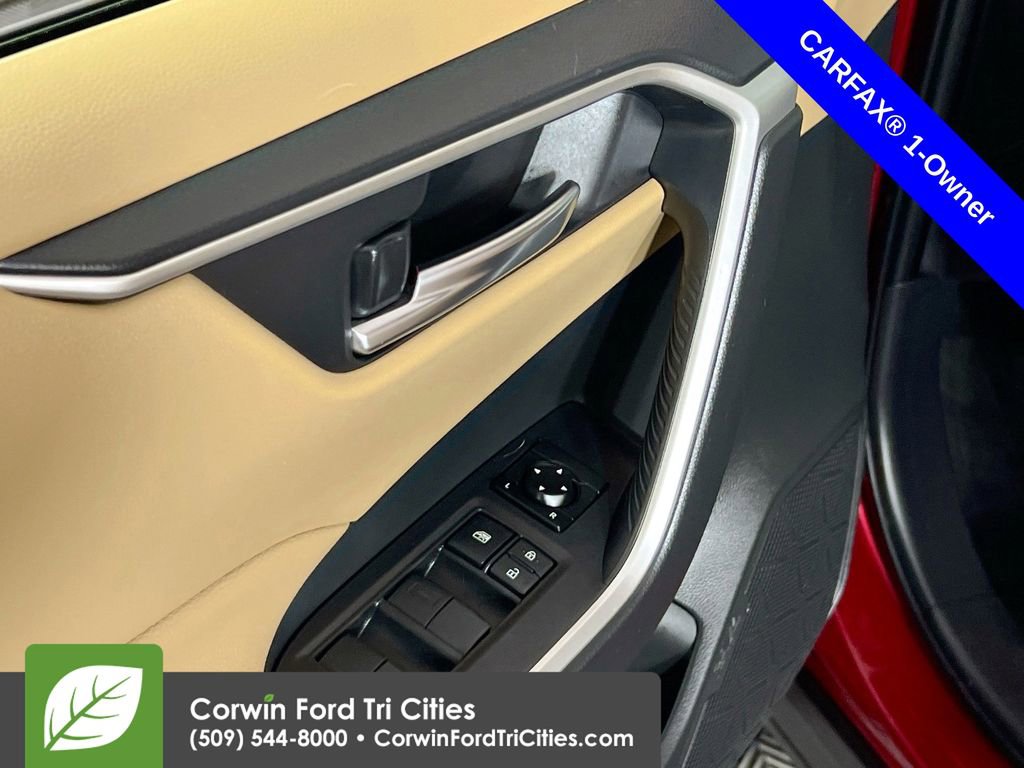 Used 2020 Toyota RAV4 XLE image 12