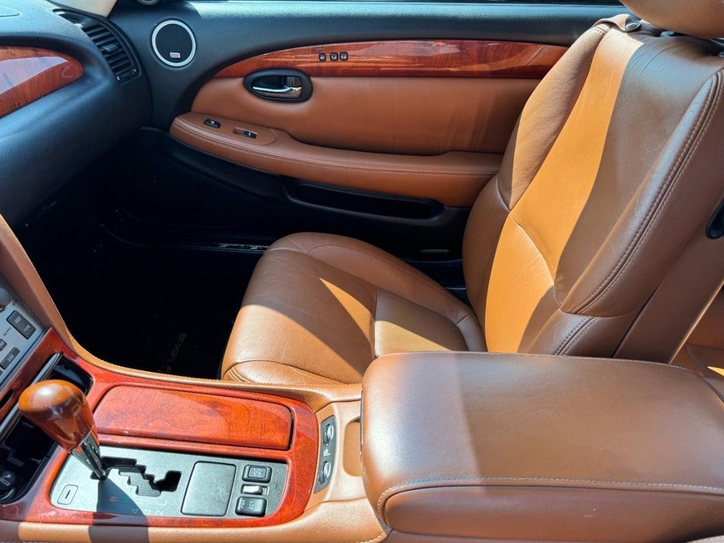 Used 2002 Lexus SC 430 Convertible image 10