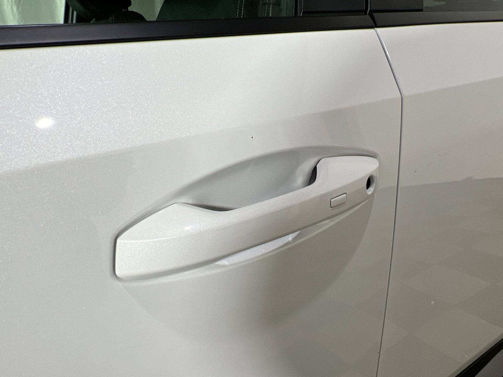 Used 2025 Nissan Kicks SV image 15