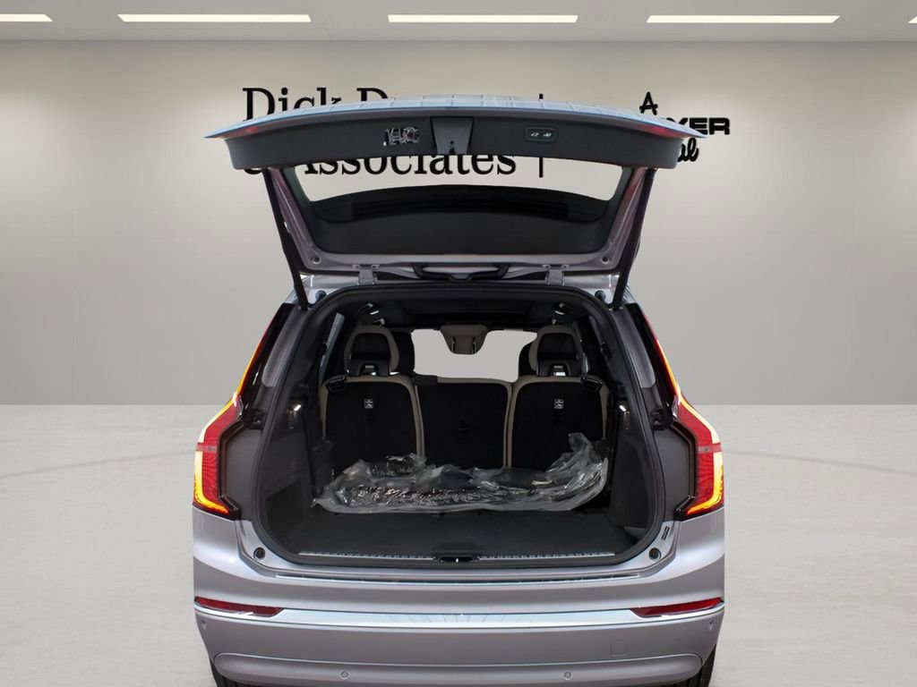 New 2026 Volvo XC90 B6 Plus w/ Protection Package Premier image 30