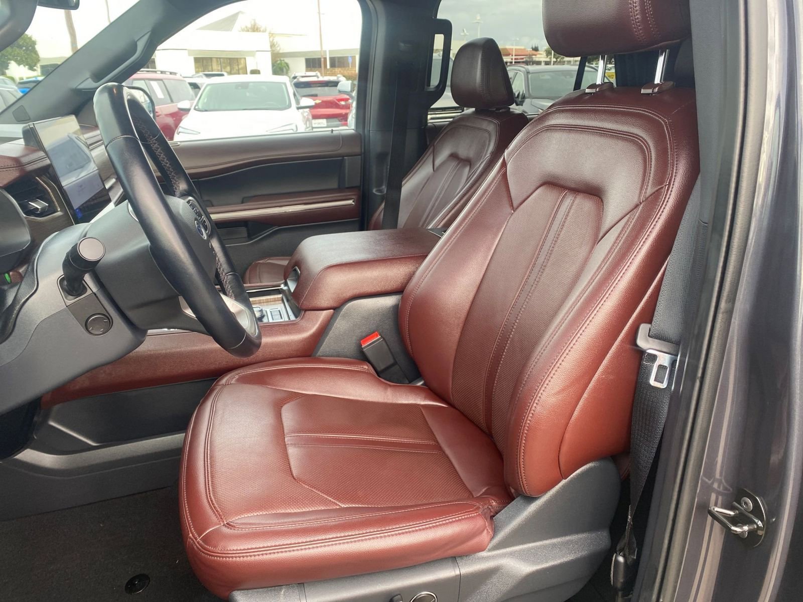 Used 2024 Ford Expedition Limited image 30
