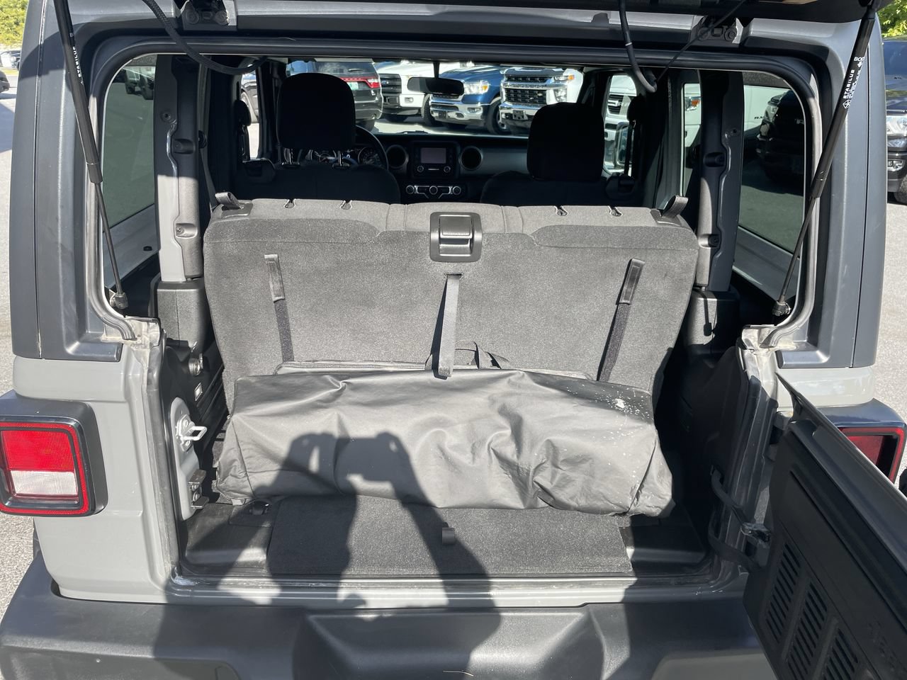 Used 2021 Jeep Wrangler Sport AWD/4WD image 38