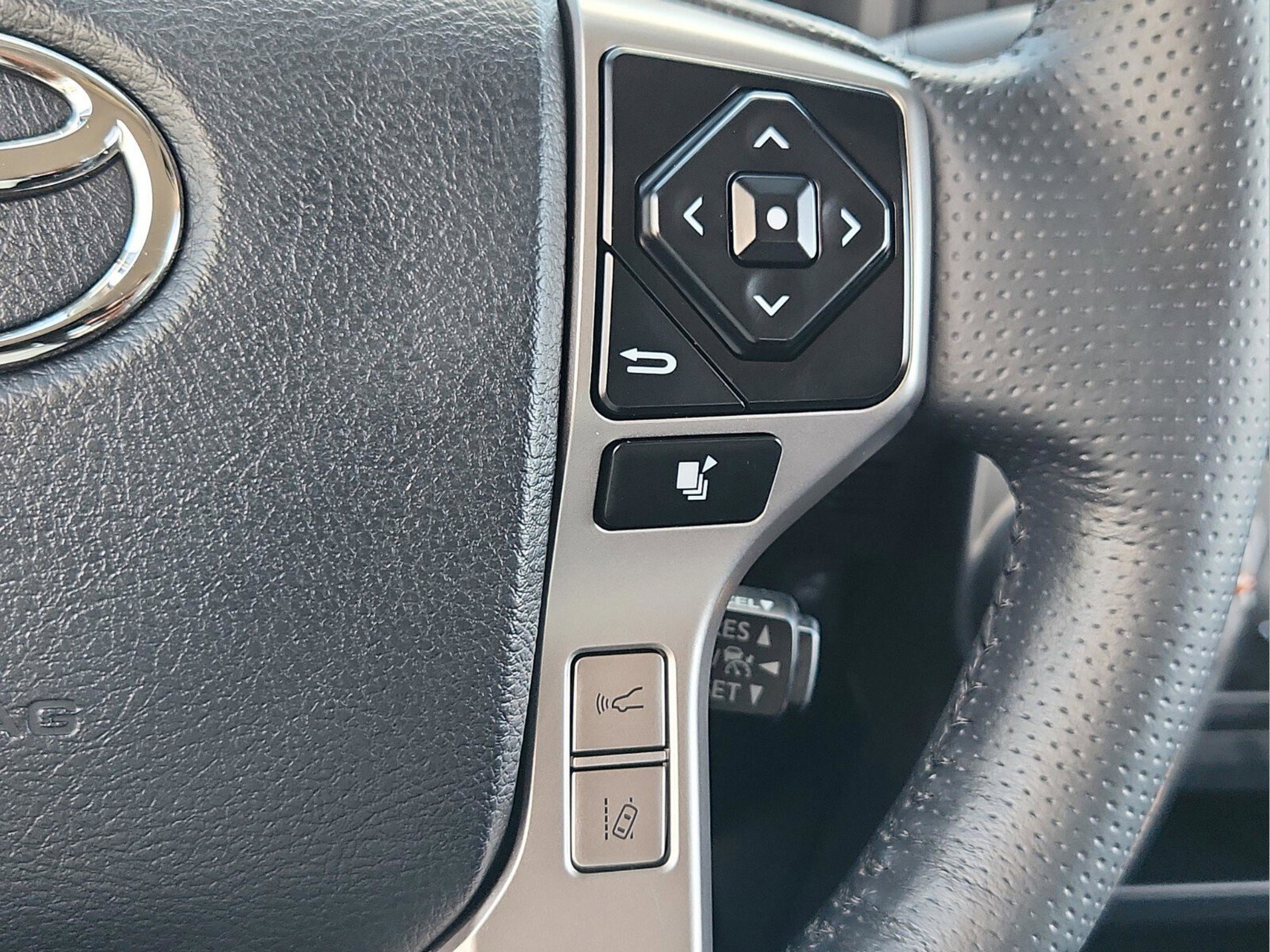Certified 2024 Toyota 4Runner SR5 Premium image 25