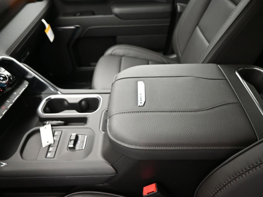 New 2026 GMC Sierra 3500 Denali w/ Denali Reserve Package image 15