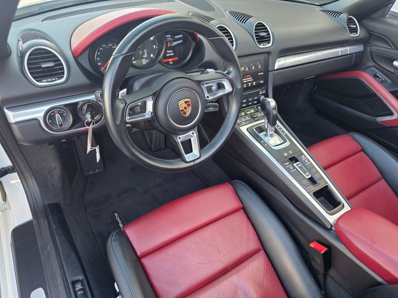 Used 2017 Porsche 718 Boxster RWD image 36