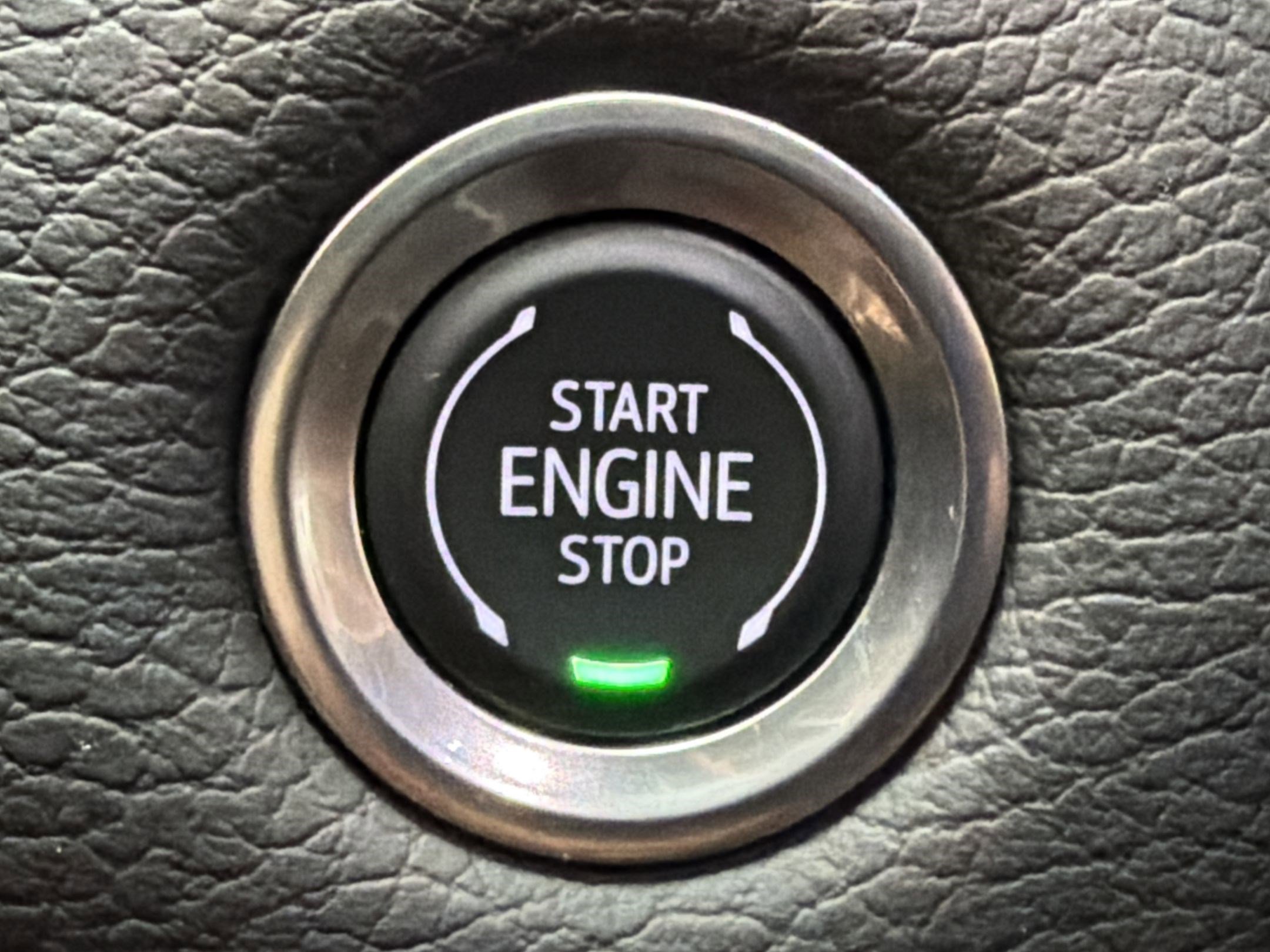 Used 2024 GMC Yukon XL Denali w/ Advanced Technology Package image 25