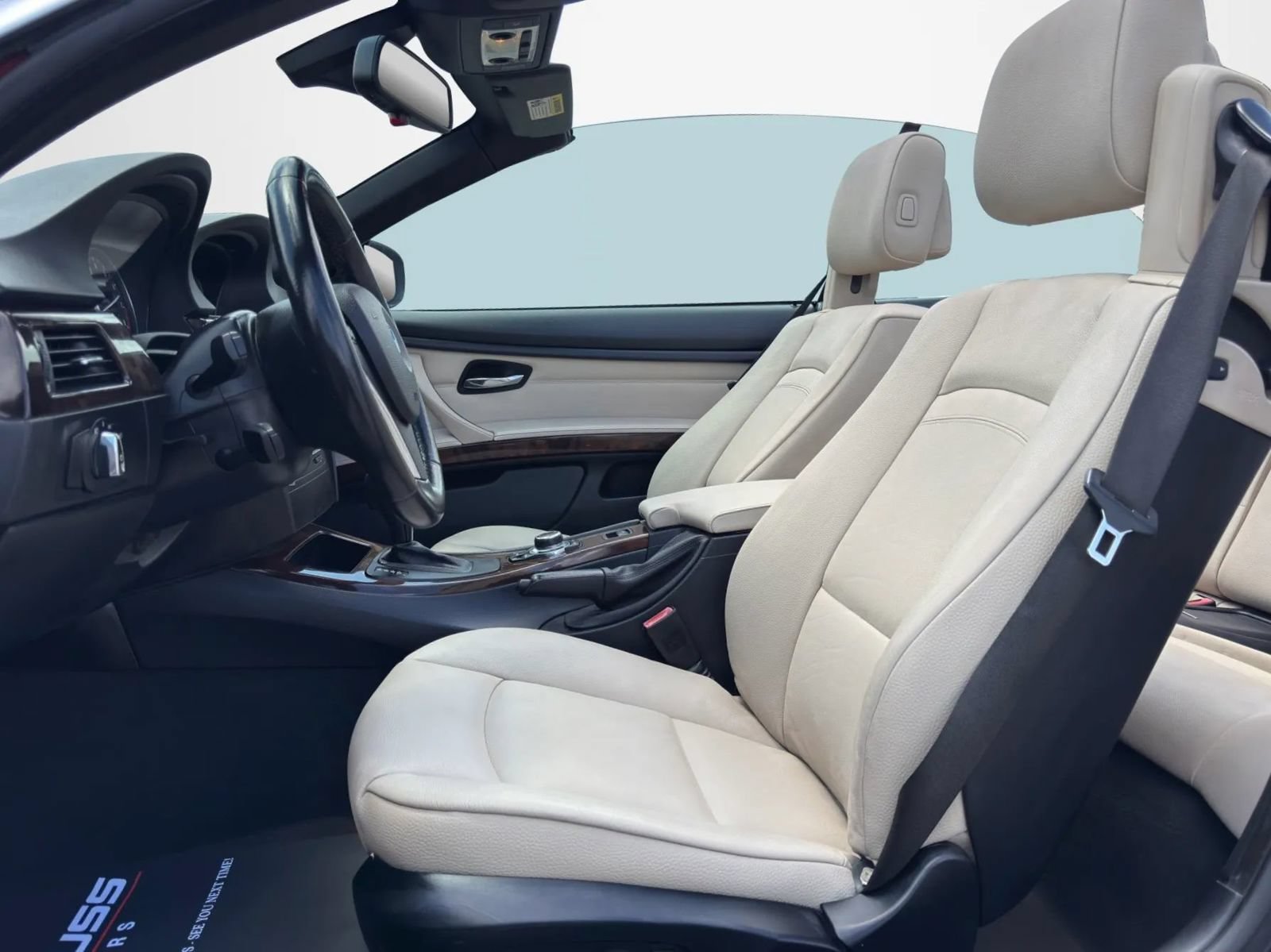 Used 2011 BMW 335i Convertible w/ Premium Pkg RWD image 12