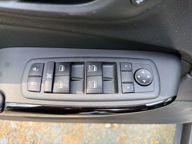 Used 2023 Jeep Cherokee Altitude Lux w/ Lux Elite Package AWD/4WD image 18