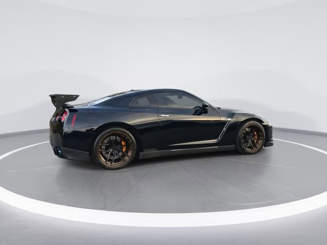 Used 2011 Nissan GT-R Premium image 8