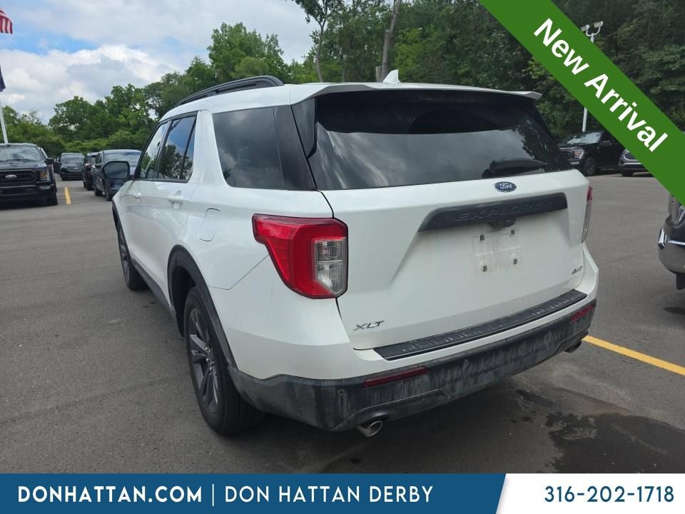 Used 2023 Ford Explorer XLT w/ Equipment Group 202A AWD/4WD image 4
