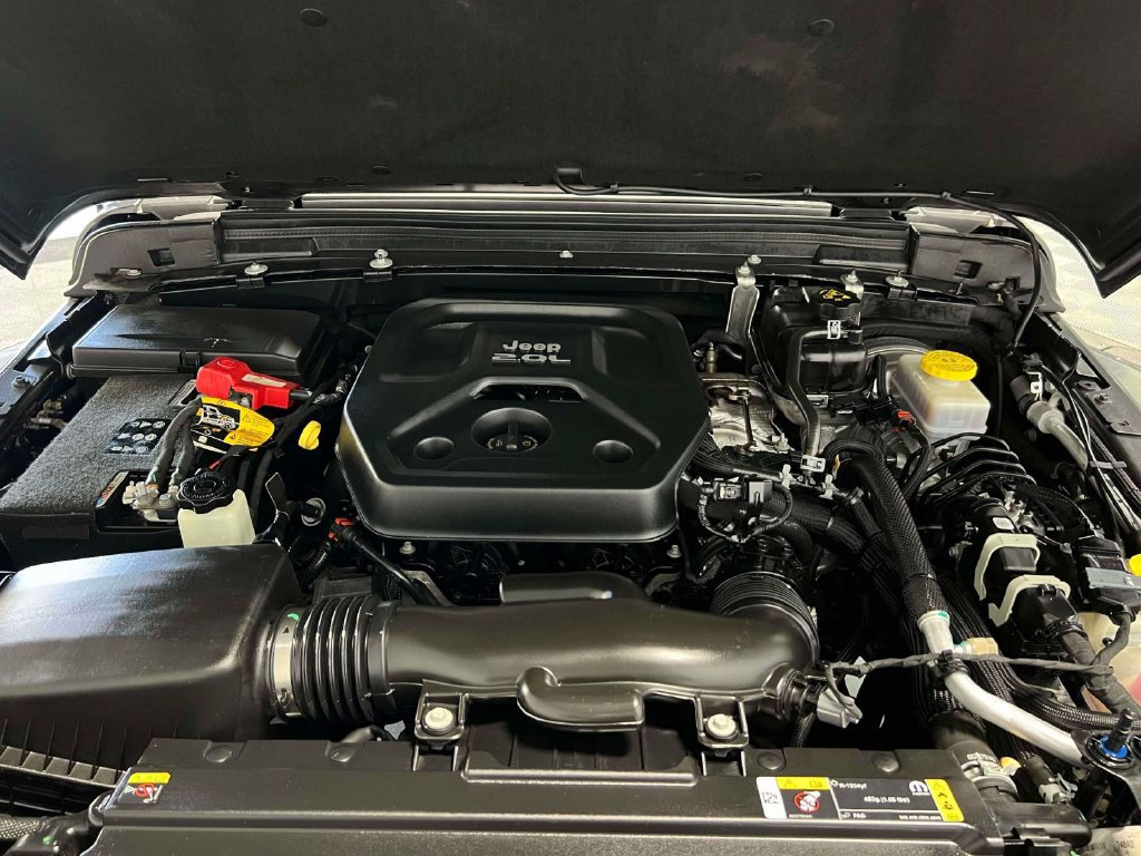 Used 2022 Jeep Wrangler Unlimited Sport AWD/4WD image 33